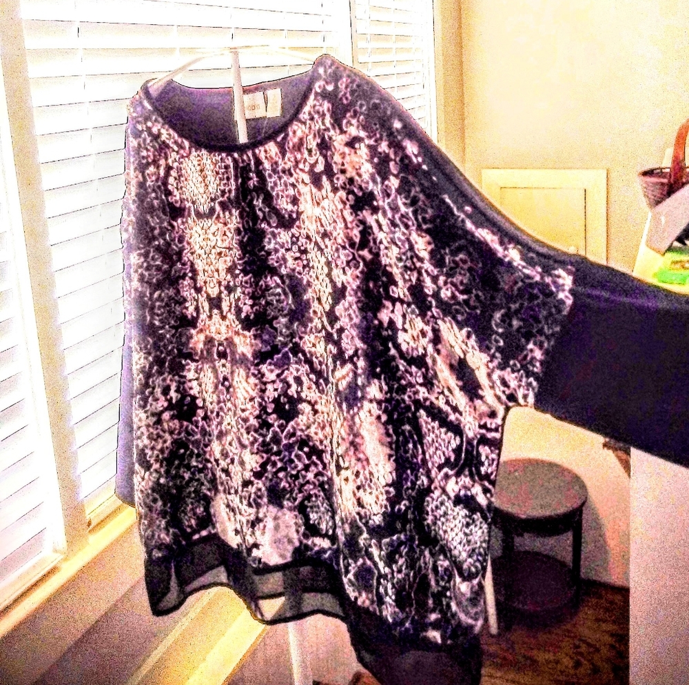 Chico's Velvet Burnout, Chiffon Hem, Flowy Top NWT